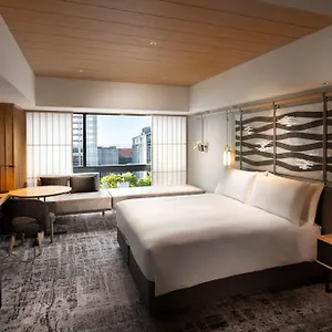 Hilton 酒店